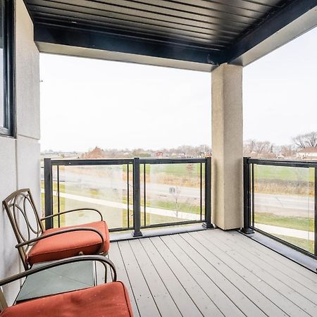 Modern Hamilton Homes Lake Ontario Shore By Globalstay Exterior foto